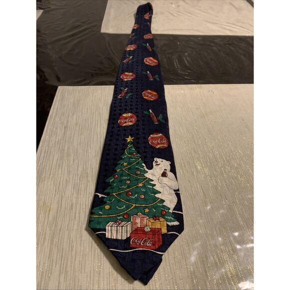Vintage Christmas Coca Cola Polar Bear Necktie 100% Silk Made in USA 54” - Picture 2 of 5